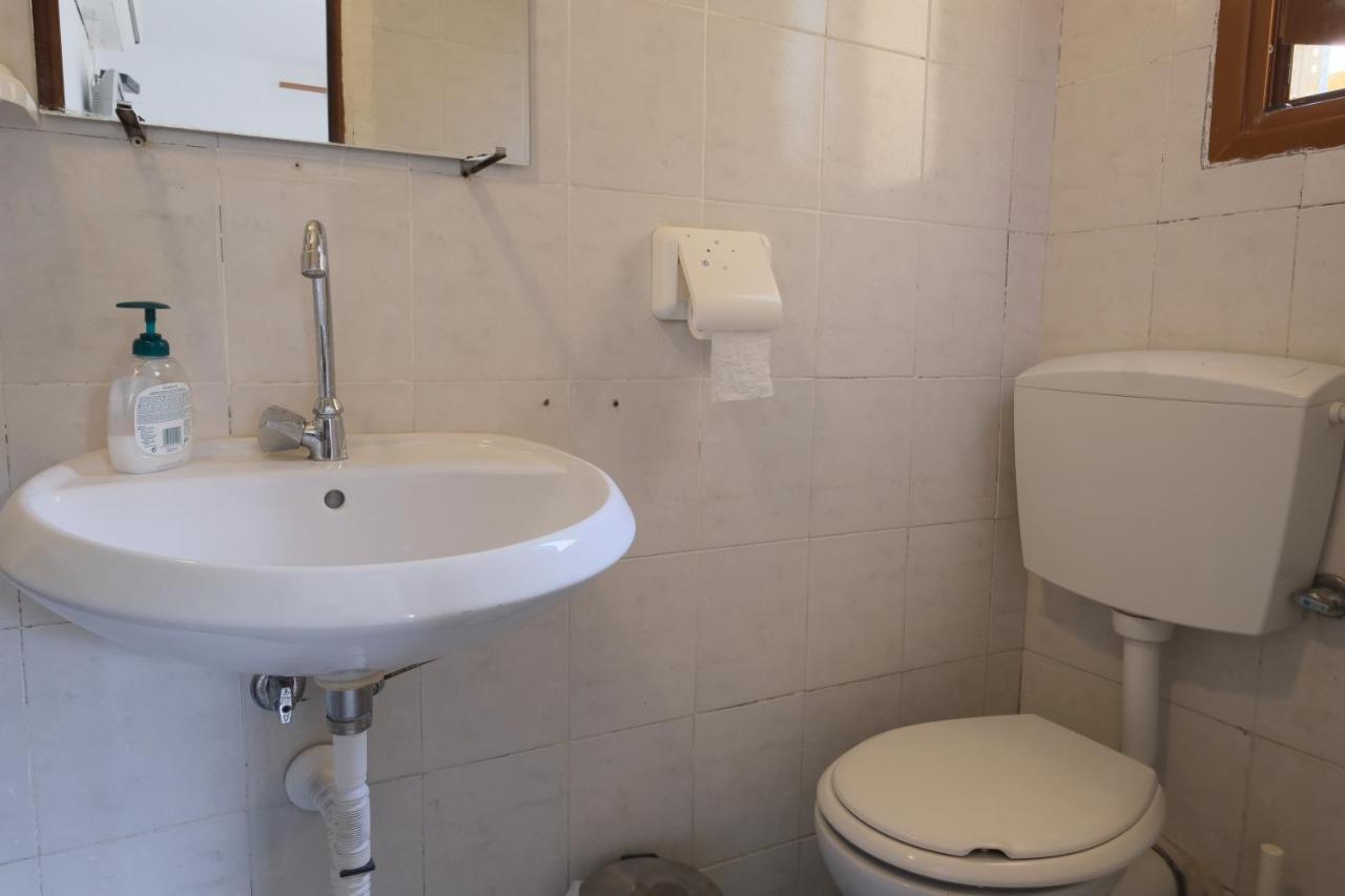 Mehilli Hotel Dhërmi Buitenkant foto