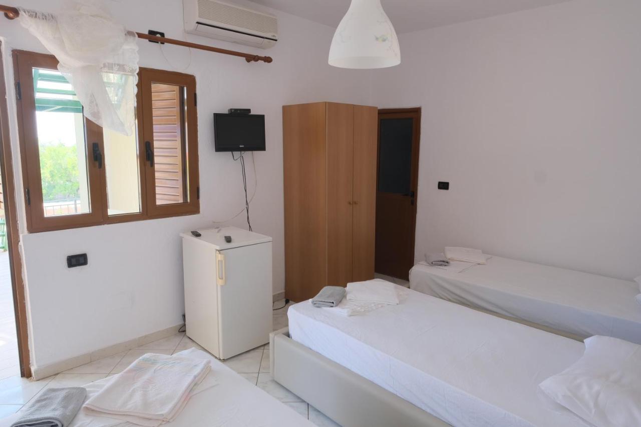 Mehilli Hotel Dhërmi Buitenkant foto