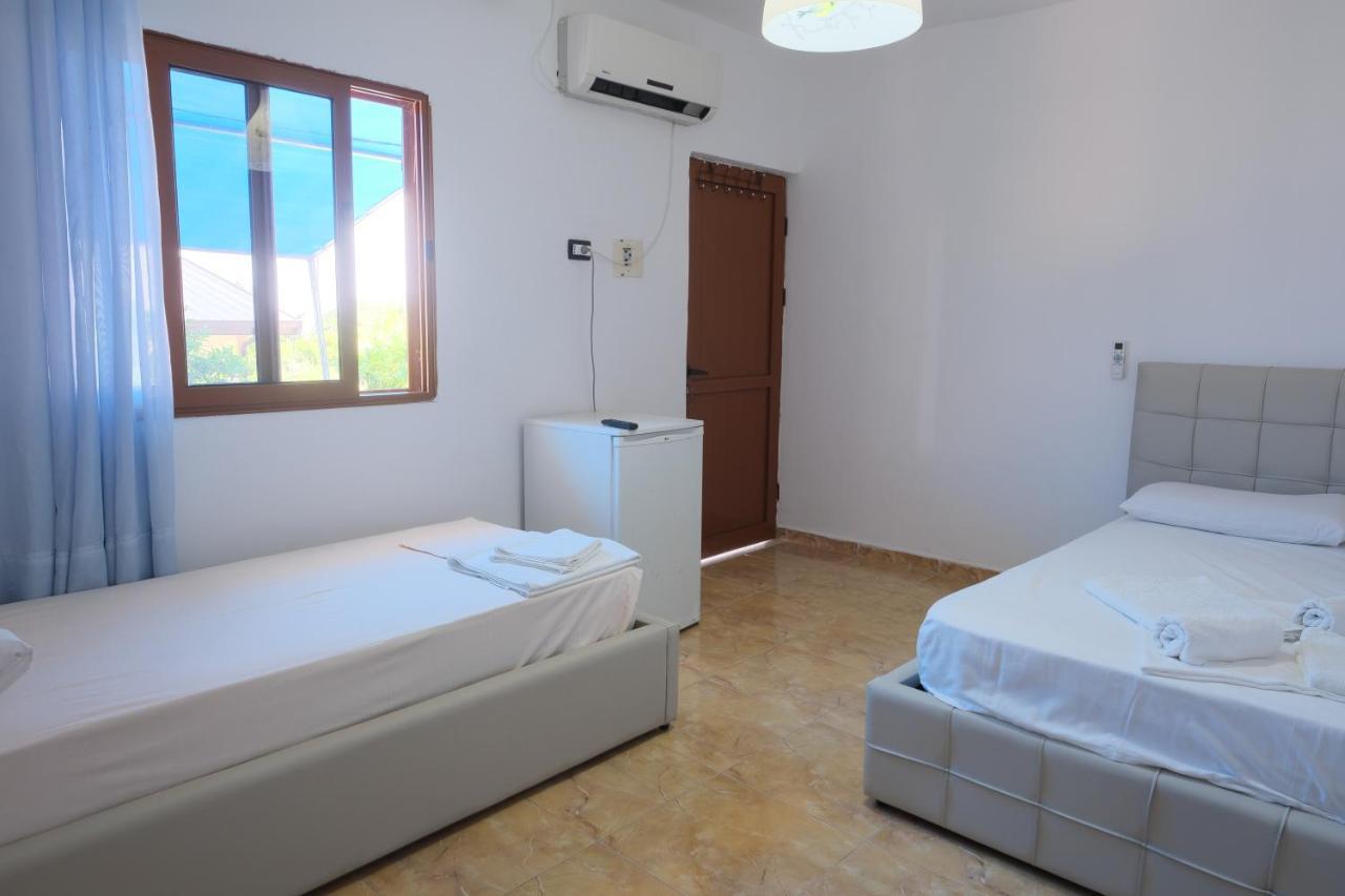 Mehilli Hotel Dhërmi Buitenkant foto