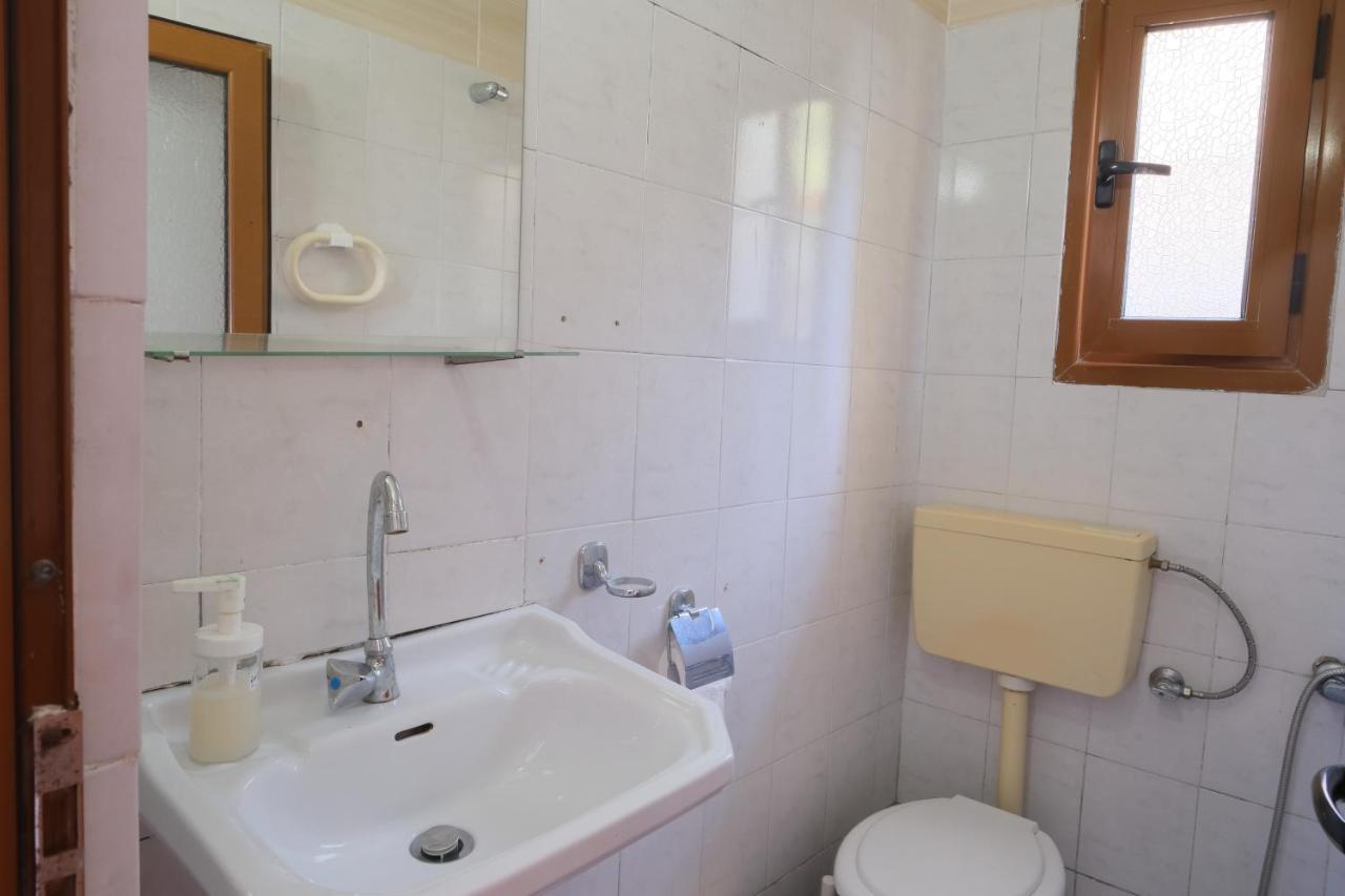 Mehilli Hotel Dhërmi Buitenkant foto