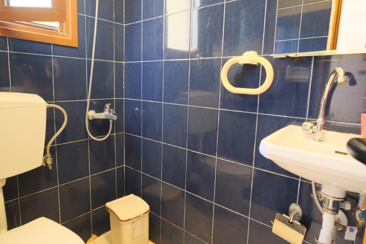 Mehilli Hotel Dhërmi Buitenkant foto