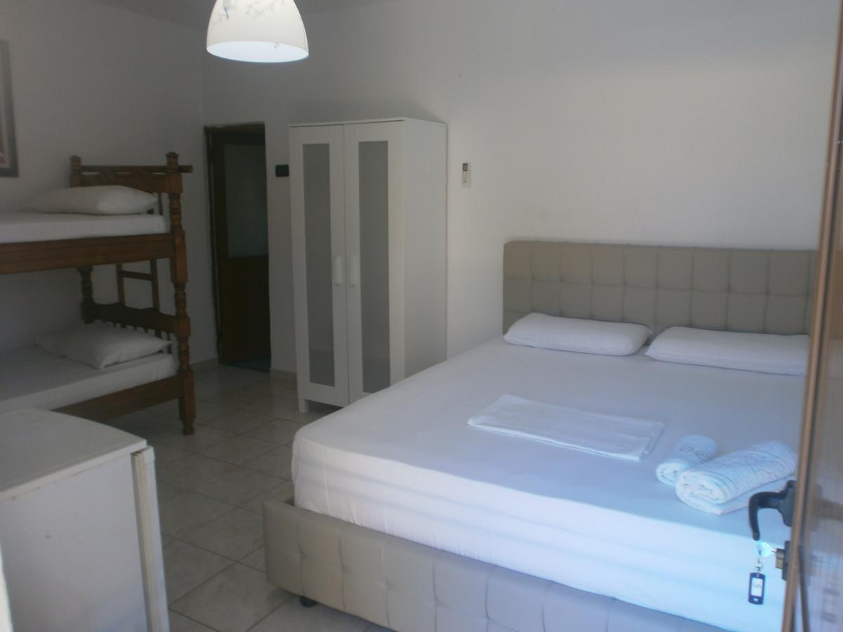 Mehilli Hotel Dhërmi Buitenkant foto
