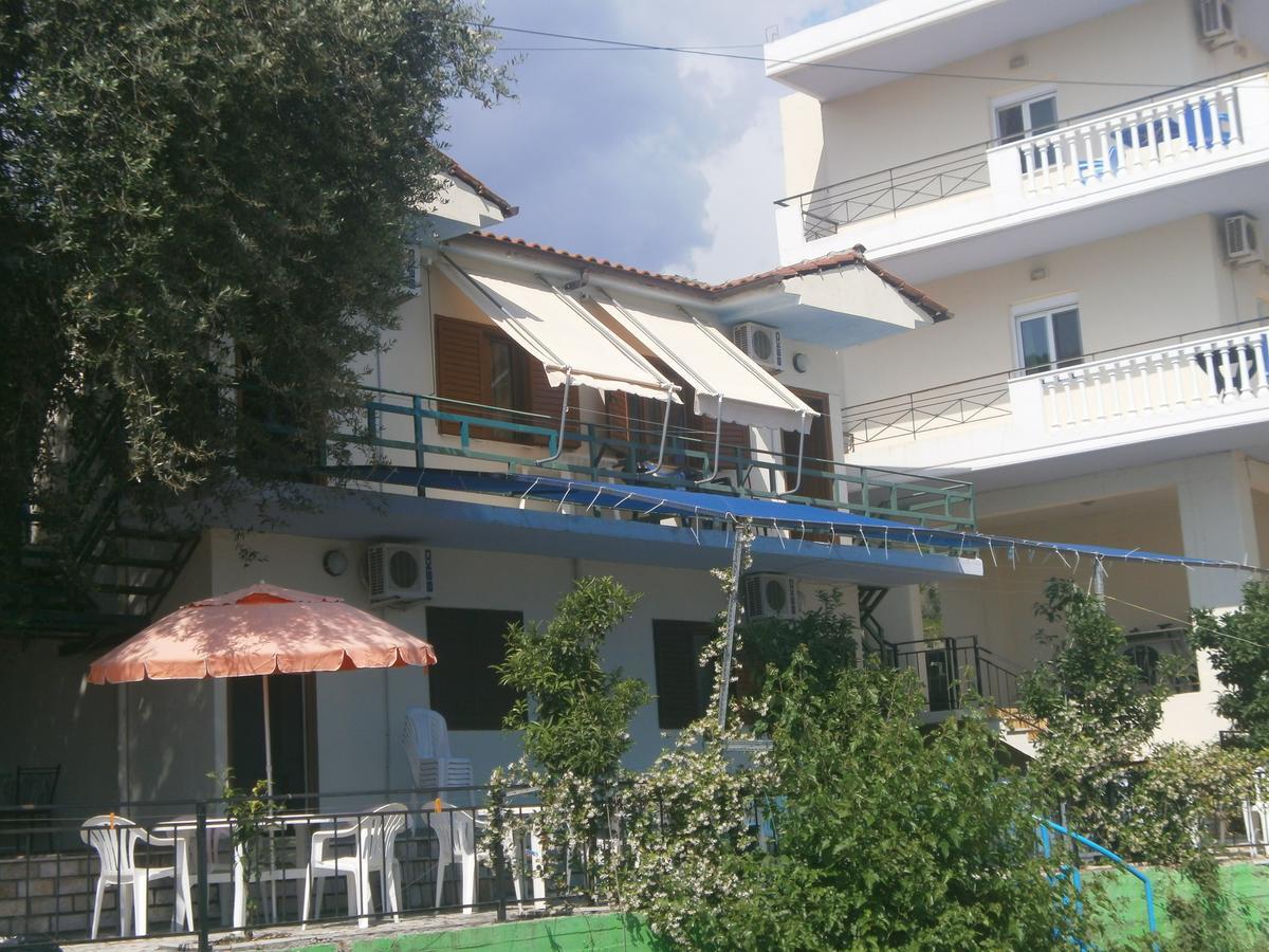 Mehilli Hotel Dhërmi Buitenkant foto
